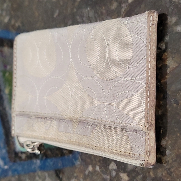 Small Silver Coach Key Chain Wallet - Picture 5 of 8